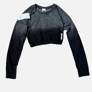 Gymshark Woman's Size S Adapt Ombre Seamless Long Sleeve Black/Gray Crop Top